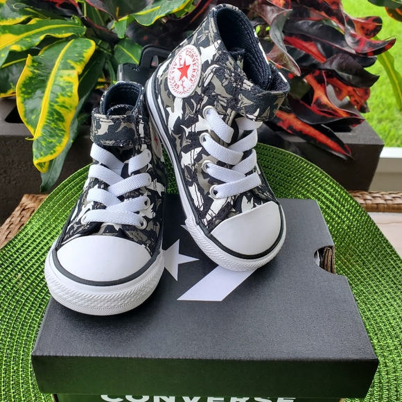 CONVERSE  CTAS 1V HI  INFANT SZ / 766889F - Picture 8 of 16
